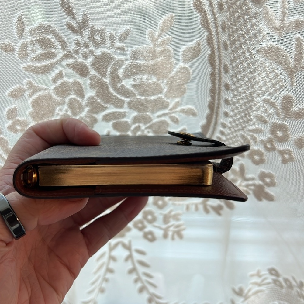 Louis Vuitton Agenda - Picture 6 of 10